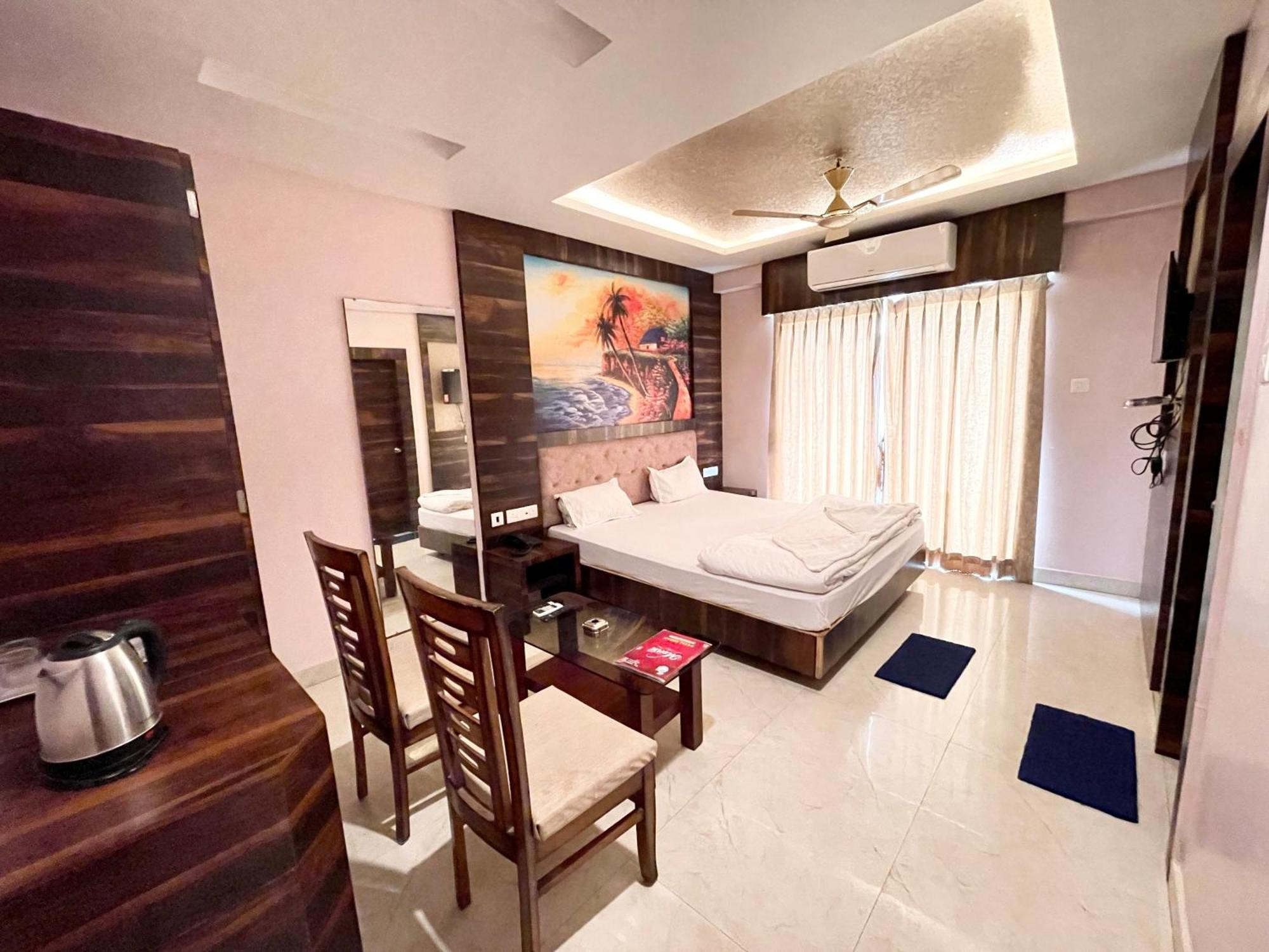 Shree Ganesh Hotel Puri Eksteriør billede