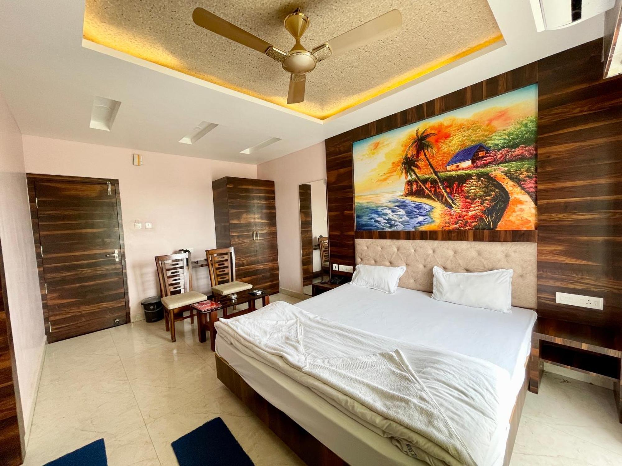 Shree Ganesh Hotel Puri Eksteriør billede