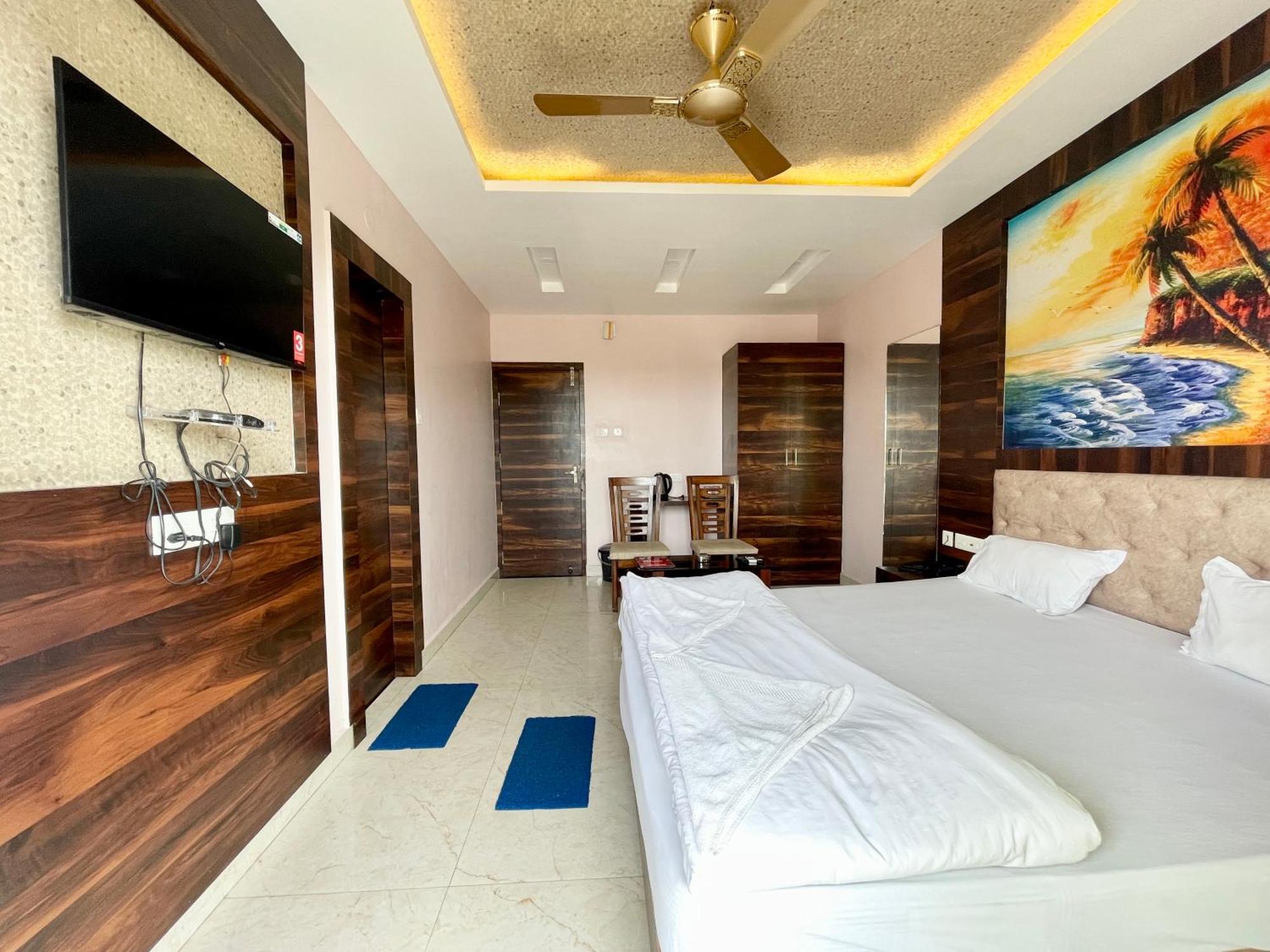 Shree Ganesh Hotel Puri Eksteriør billede