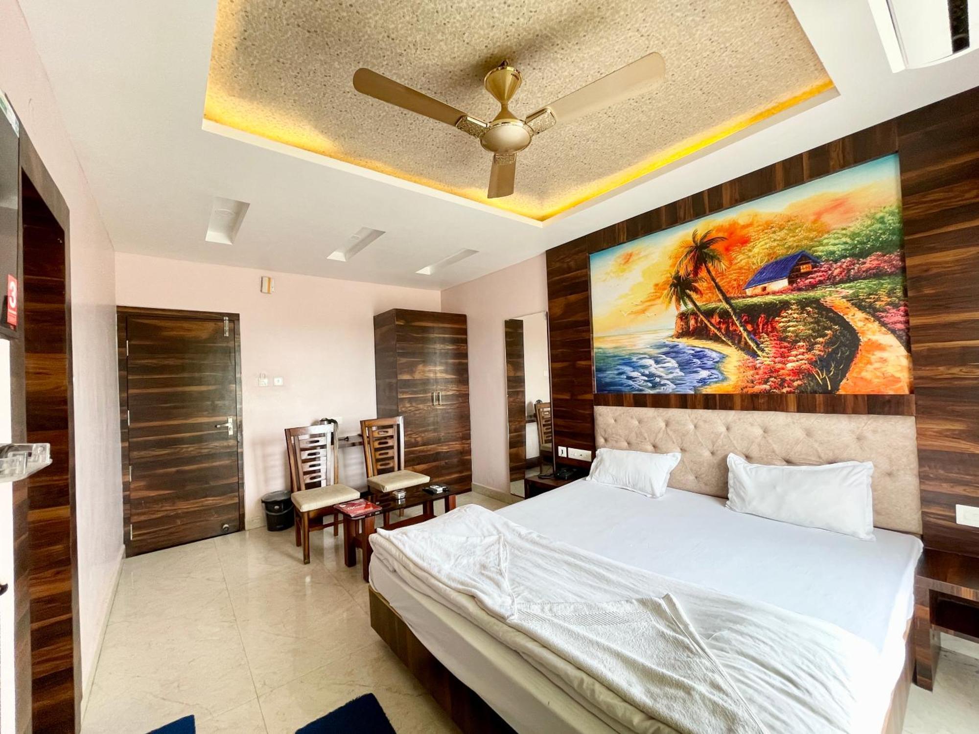 Shree Ganesh Hotel Puri Eksteriør billede